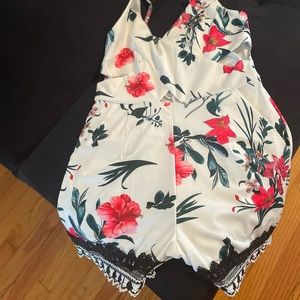 Floral Romper w/pockets
